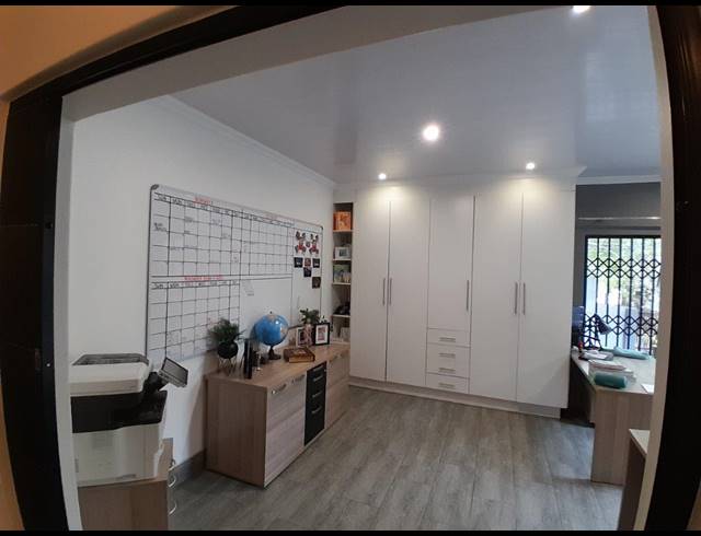 5 BEDROOM HOUSE FOR SALE IN PROTEA PARK